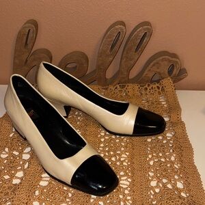 Aerosoles Two-Tone Black and Cream Low Heel Pumps